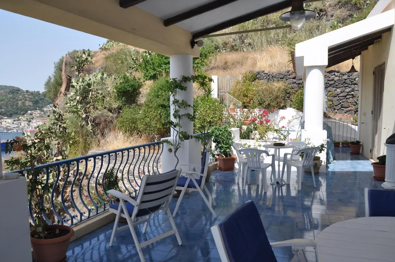 Villa La casa del Capitano, l'uomo e il mare ... Città di Lipari 0*,