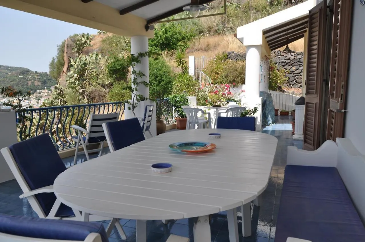 Villa La casa del Capitano, l'uomo e il mare ... Città di Lipari